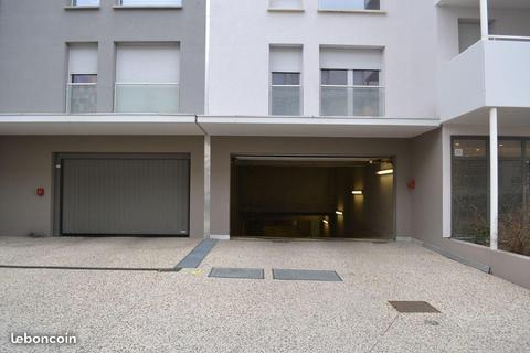 Garage en sous-sol de 13 m² au 35 rue Albert Camus