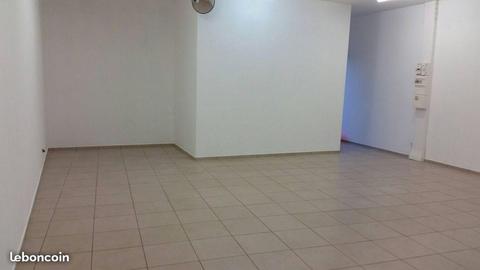 Local commercial centreville stjoseph