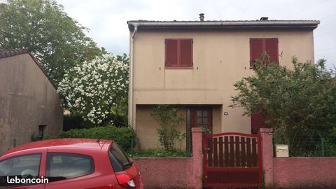 PAVILLON INDEPENDANT ( jardin arboré, garage )