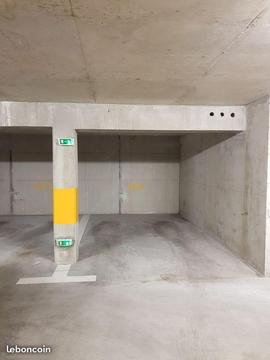 Place de parking souterrain securisee