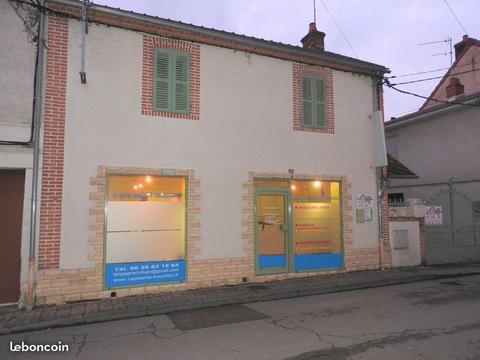 Local spacieux à louer
