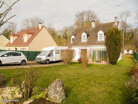 Maison à Dormelles avec piscine