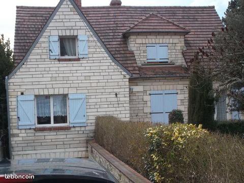 Maison en pierres de taille à Mogneville 60