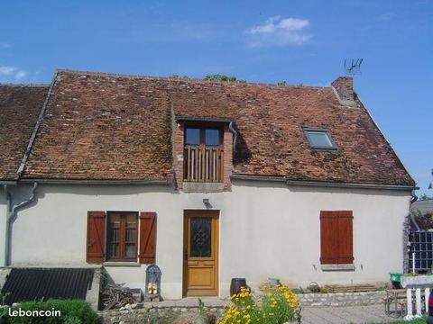 Maison située à Yèvre-la-Ville