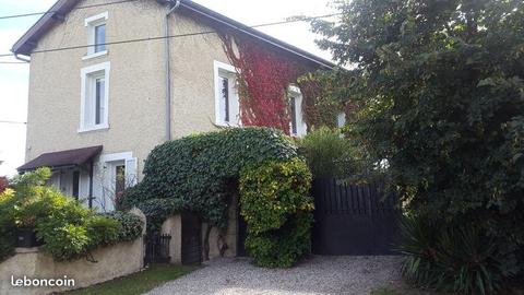 Belle maison de famille proche du Rhône