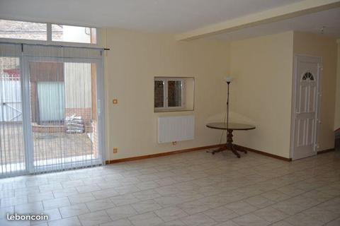 Location t2 de 60 m2 dans une maison de village