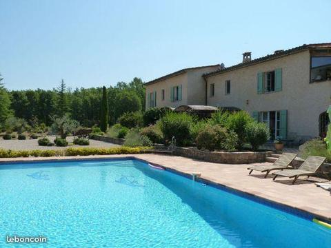 Villa 7 pièces 280 m²