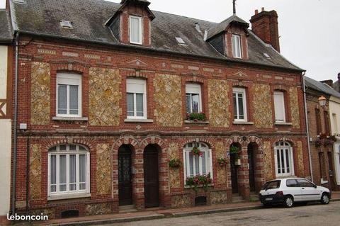 Maison plein centre de Forges Les Eaux