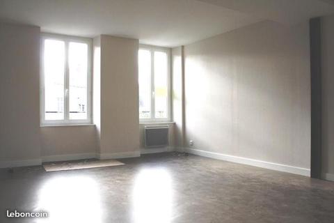 PUSSAY, Sud 91, loue appartement T2