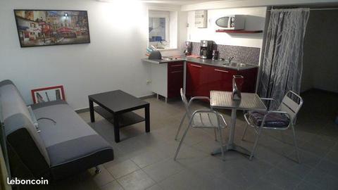 Studio 35 m2 à 200m de la gare rer C athis mons