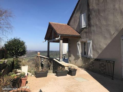 Belle maison / piscine / chambre d,hôtes/ resto