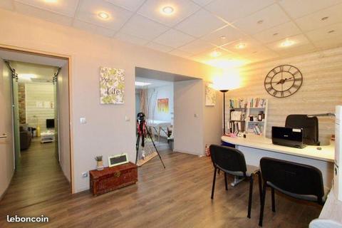 Bureau 93 m²