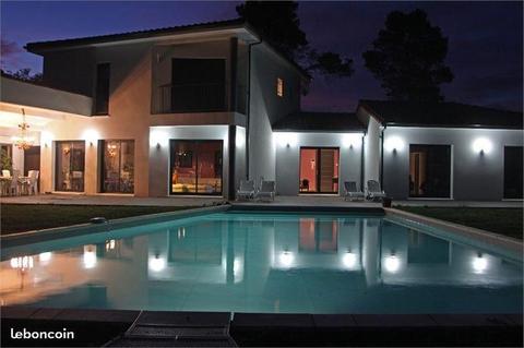 Villa 8 pièces 273 m²