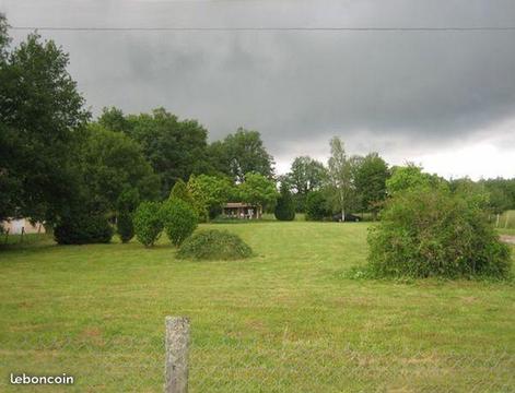 Terrain de 3000 m2 avec petite maison de 20 m2