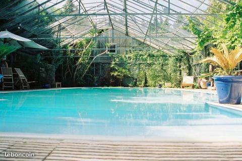 2 chaumières, 14 pièces, piscine sous verrière