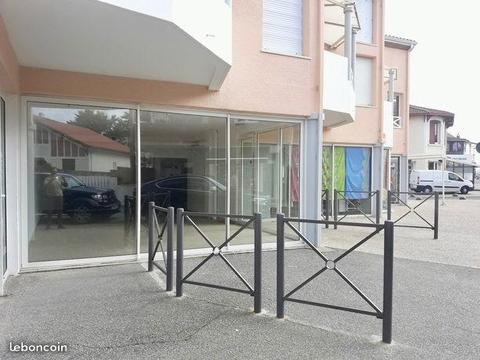 Local commercial mimizan plage 45 m2