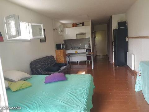 Location grand studio bail etudiant la ciotat