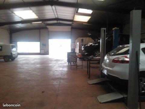 Garage automobile( fond +murs)