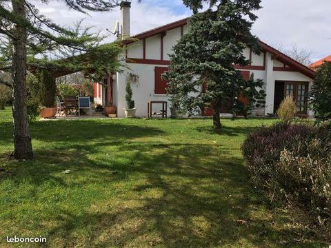 Maison à Jatxou sur beau terrain arboré de 1550m2