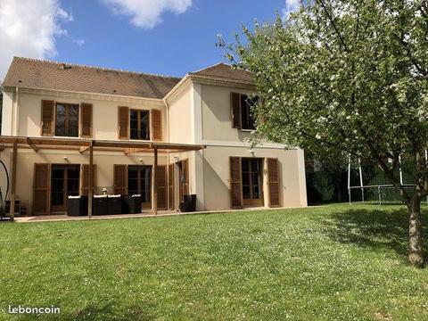 Maison de 187 m² à Jouy le comte