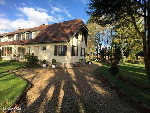 Maison familiale avec grand jardin