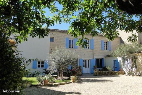 Maison de maitre 300m2 et dépendances