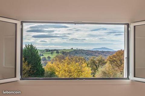 Propriété avec vue remarquable sur les montagnes