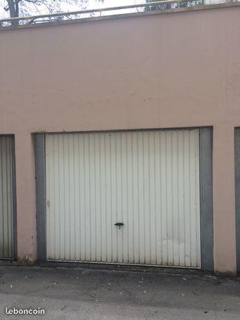 Location garage box fermé - résidence cure d,air