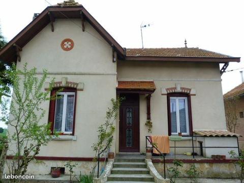 Maison T5 avec jardin dans le village de Miradoux