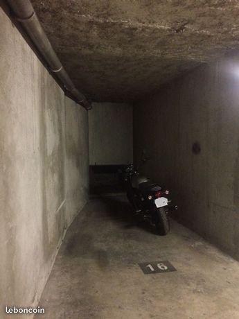 Croix rousse parking moto