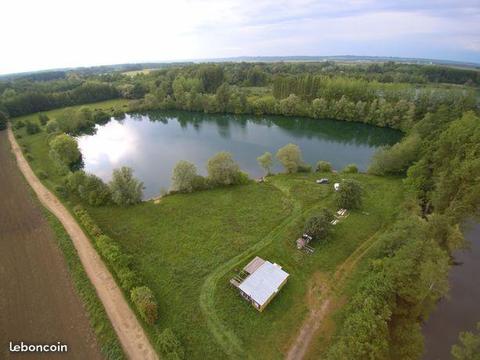 Etang 5 Ha avec logement toutes pêches & activités