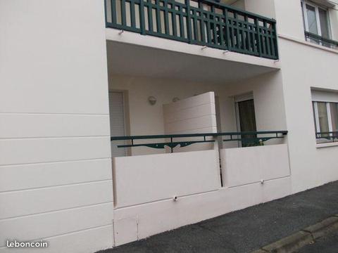 Biarritz f2 46 m2 + loggia+garage rue calme