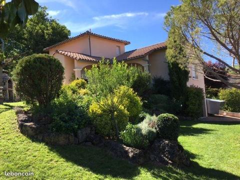 Bella villa sur les hauteurs de Millau