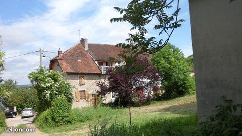 Grande maison de village plus terrain plus garage