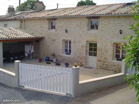 Maison à louer à Augé