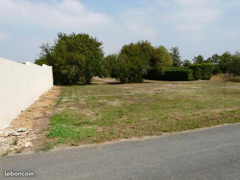 TERRAIN CONSTRUCTIBLE de 1260 M2