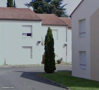 STUDIO meublé avec parking