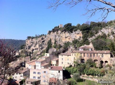 Maison de village en Provence verte