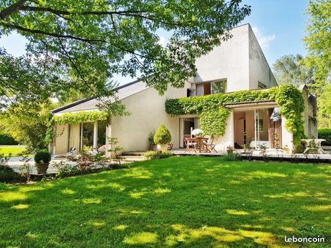 Belle maison d'architecte 2 hectares bourgogne sud