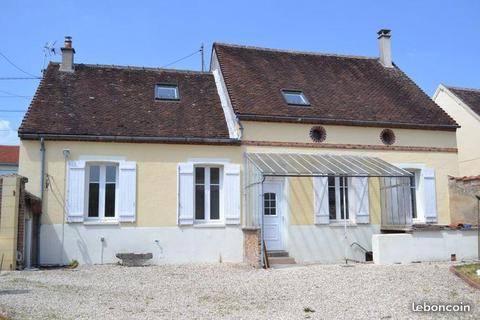 Maison entièrement rénovée sur saligny de 112 M²