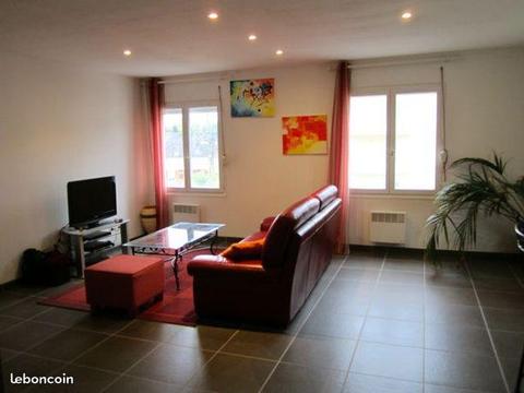 Appartement sur sens de 55m² avec place de parking