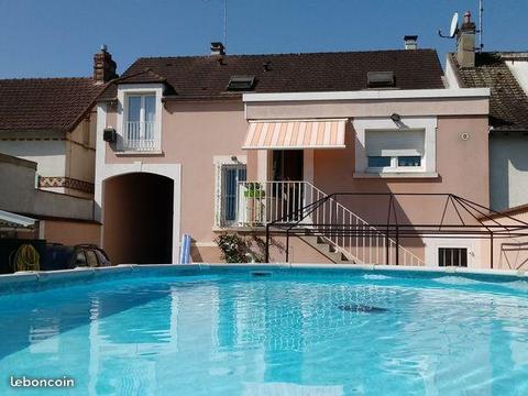 Maison familiale de 4 chambres à Migennes